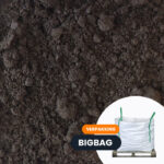 Bemeste tuinaarde met startvoeding, rijk aan voedingsstoffen voor een gezonde start van planten.